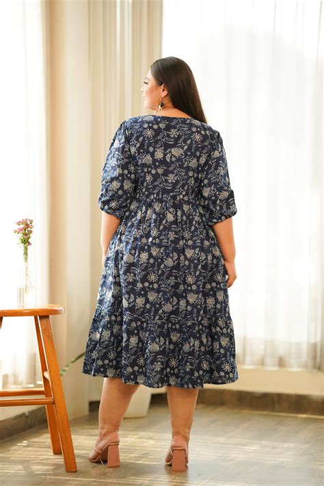 Navy Blue Floral Tiered Dress – Nangaliaruchira