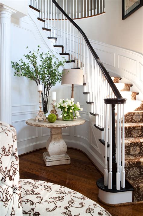 Round Entry Table Decor: Tips For Perfecting Your Foyer - Table Round Ideas