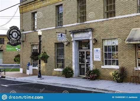 River Perk Coffee House in Wetumpka Editorial Photo - Image of ...