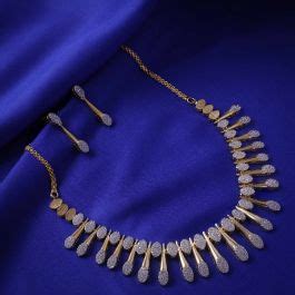 Elegant Diva Necklace Set