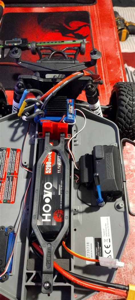 Free STL file Traxxas slash 2wd 3s/4s Battery mount・3D printing idea to download・Cults