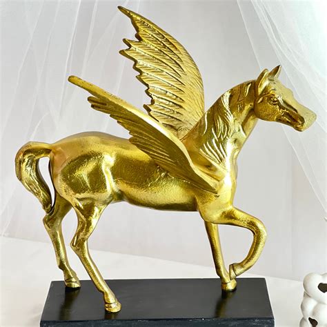 Majestic Flying Horse – Timaya's Decor