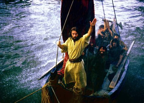 JESÚS CALMA LA TEMPESTAD: LECCIONES A CONSIDERAR.
