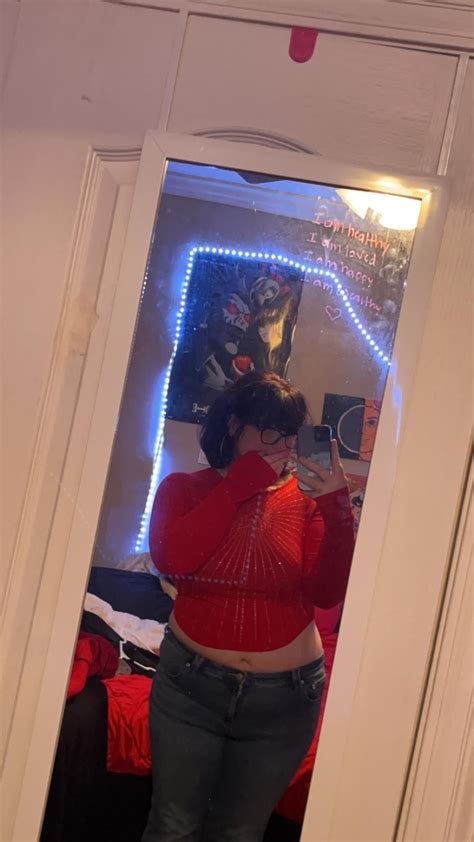 when u have a cute outfit but it’s 50 degrees outside 😭 : r/PlusSizeFashion