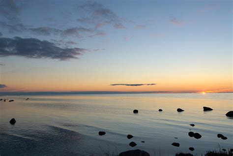 https://media01.stockfood.com/largepreviews/MjE3Njk0Nzc4Mg%3D%3D/70224122-Coastal-landscape-near-Djauvik-Gotland-Sweden-Scandinavia-Europe.jpg?utm_source=chatgpt.com