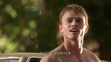 ausCAPS: Wilson Bethel shirtless in Hart Of Dixie 2-01 "I Fall To Pieces"