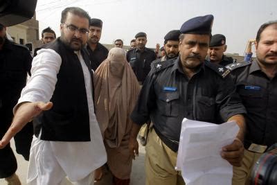 Pakistan: Police raids homes of Afghan refugees in Islamabad, arrests ...