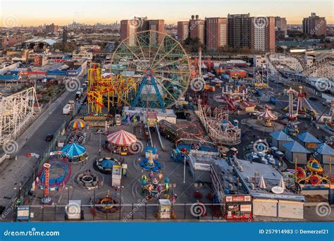 Coney Island Sunrise editorial stock photo. Image of panorama - 257914983