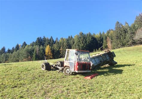 Eisacktal: Unter Traktor geraten – tot - UnserTirol24