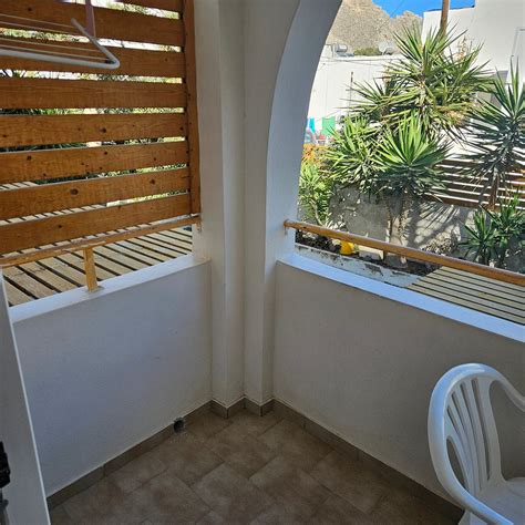 HOTEL AMARYLLIS (Santorini/Perissa) - Hotel Reviews, Photos, Rate ...