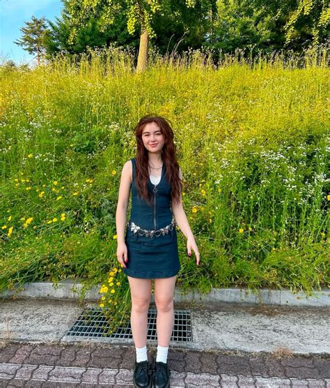 Best 13 Anna cathcart xo kitty song covey bts – Artofit