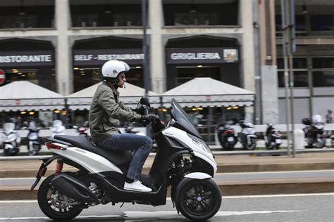 Piaggio MP3 Riding Tips 的图像结果