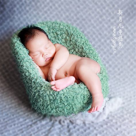 新生儿拍照婴儿满月百天照月子照影楼摄影羊毛毡气球星星月亮道具-阿里巴巴