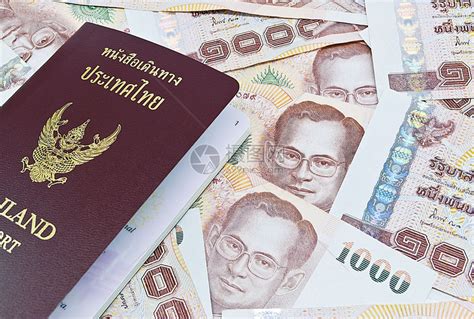 带泰国钱的泰国护照准备在白高清图片下载-正版图片503569322-摄图网