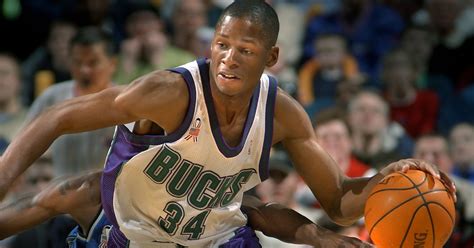 Former Bucks star Ray Allen announces retirement