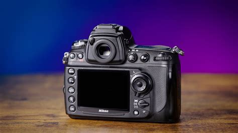 Legendary Nikon D700 Review: 12MP DSLR | MPB