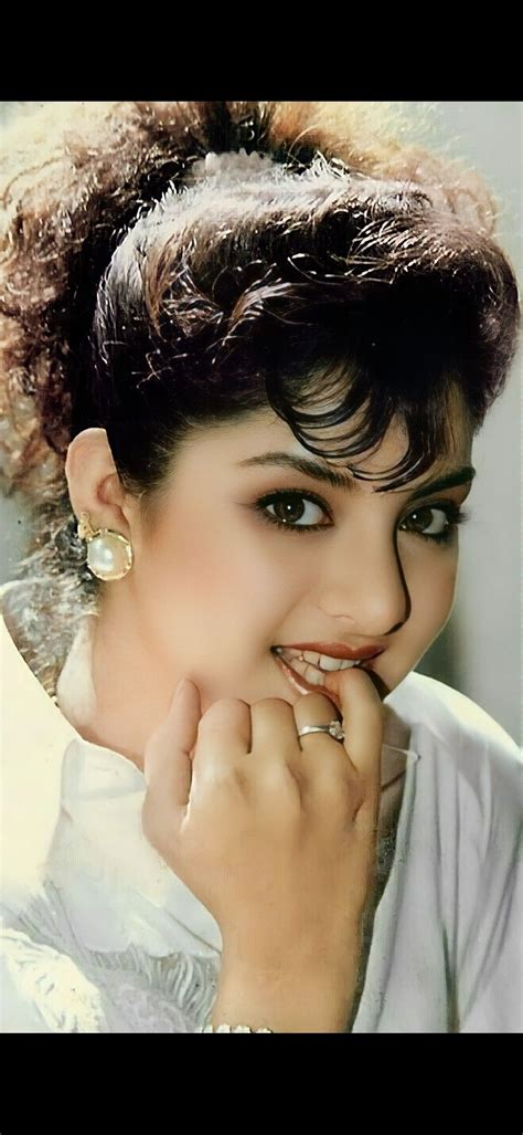 Bollywood actress divya bharti biography – Artofit