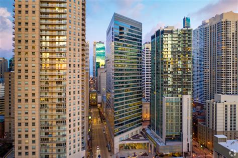 515 N State St, Chicago, IL 60654 - FiveOneFive | LoopNet