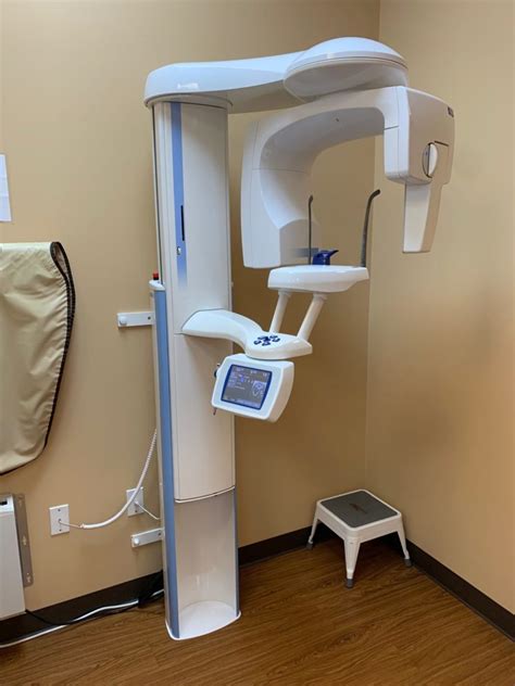 Operating a Digital Planmeca X-ray Machine 的图像结果