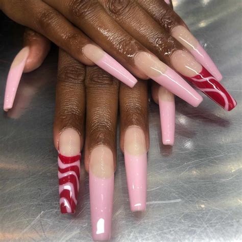 15 Pink and Red Nail Ideas to Copy for Valentine's Day