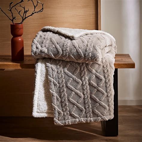13 Best Sherpa Blankets To Keep You Warm This Winter 2023