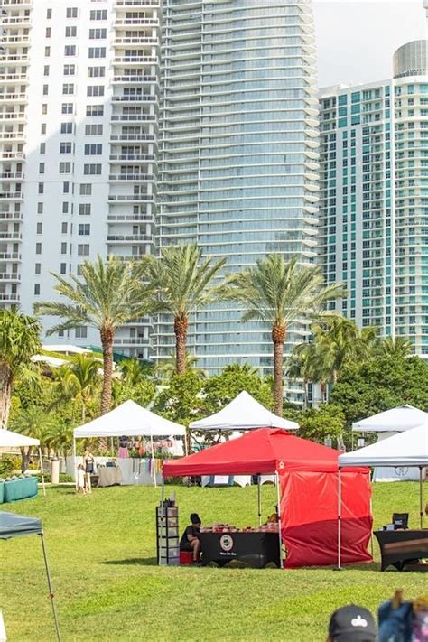 Brickell Miami Farmers and Artisanal Market The Underline - Unite ...