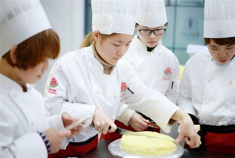 杭州蛋糕培训,杜仁杰烘焙学校在哪里-联系电话18258800150
