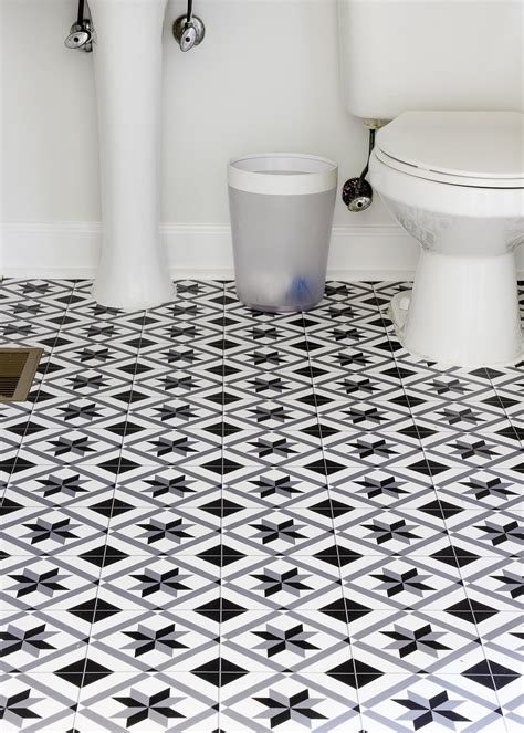 How to Cover Ugly Rental Bathroom Floors with a Vinyl Mat - The Homes I ...