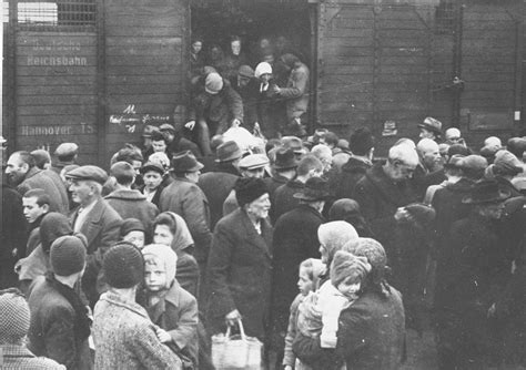 Auschwitz Facts | Britannica