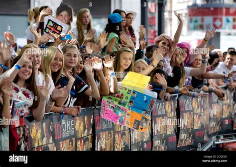 One Direction Surprsing Fans 的图像结果
