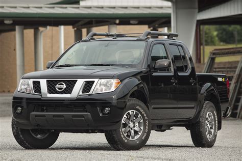 Nissan Frontier 2.5 SV King Cab 4X2 MT 2015 - International Price & Overview