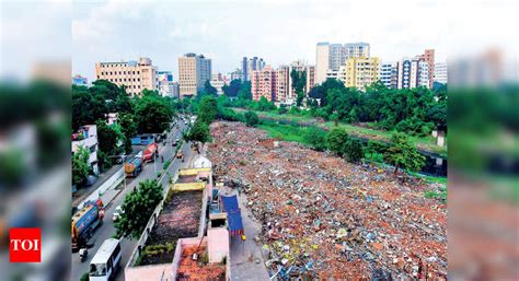 Slum razed, but debris lines Greams Road | Chennai News - The Times of ...