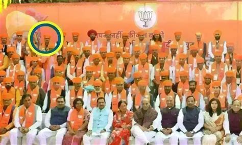 Rajasthan : विधायकों की ग्रुप फोटो में आखिरी लाइन में खड़े थे नवनियुक्त ...