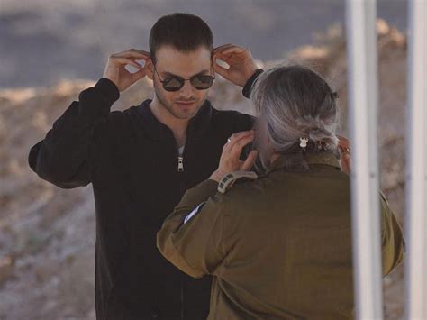 „Ich wähle das Leben“ – Alon Ohel über zwei Jahre Geiselhaft | Israel ...