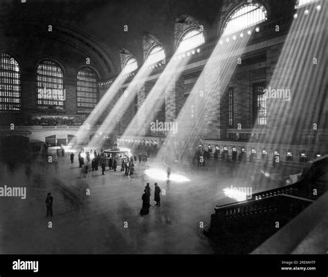 New York, New York : c. 1940's. Une vue intérieure de la gare ...