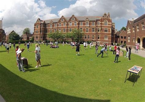 Cambridge University Summer School (Cambridge, United Kingdom)