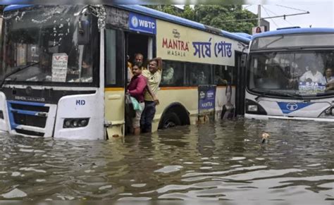 कोलकाता के पानी में कैसे दौड़ा करंट? 8 की मौत सड़क पर चलते-चलते मौत ...