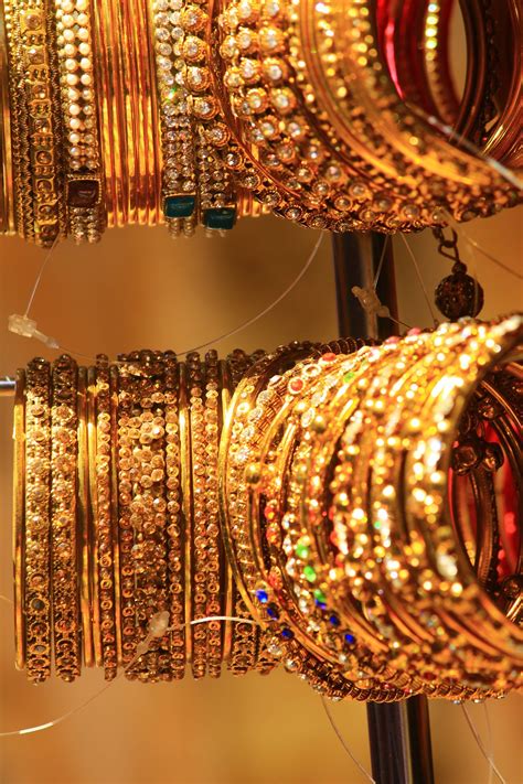 The Ultimate Guide to Buy Bangles Online in India | by mansi shah | Jul ...