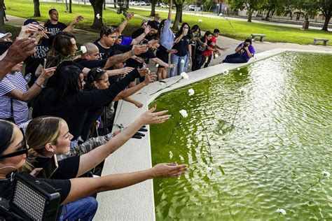 Photo Gallery: Following stay of execution, Melissa Lucio advocates ...