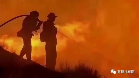C视频丨直击雅江山火一线救援，消防员以水灭火从“两面”夹击_四川在线