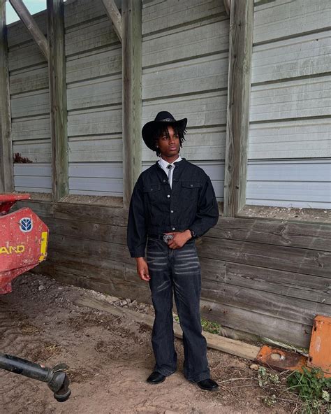 @antsteezz on Instagram: "There’s a snake in my boot 🤠" in 2025 ...