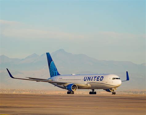 Approaching 1000 Aircraft! United Airlines' Fleet In 2024