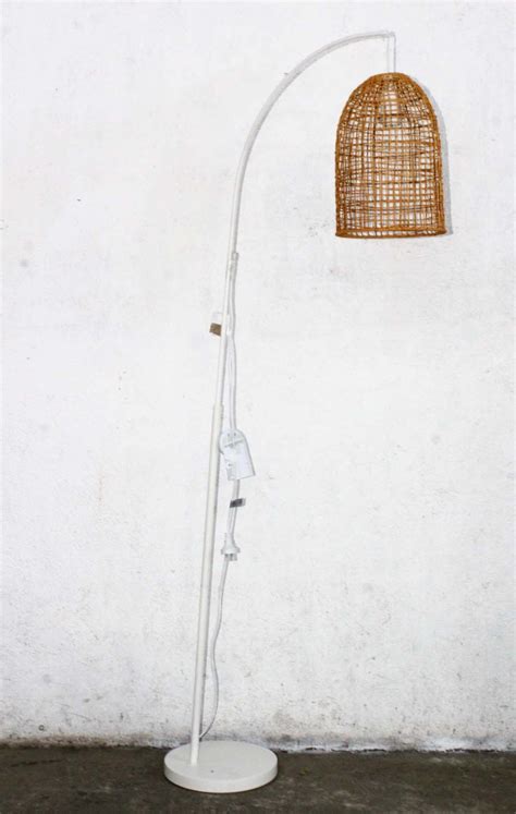 Rattan Shade Floor Lamp - Rattan Shade Floor Lamp | HMR Shop N' Bid