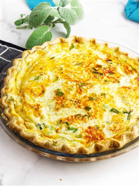 Broccoli Bacon Quiche | Smells Like Delish