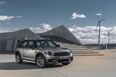 2020 Mini Cooper S E Countryman All4 plug-in hybrid: EPA range and mpg improve
