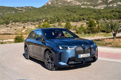 The new BMW iX xDrive45 - Arctic Race Blue metallic. (03/2025)