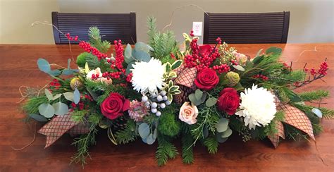 How To Make A Christmas Floral Table Centerpiece at David Velasquez blog