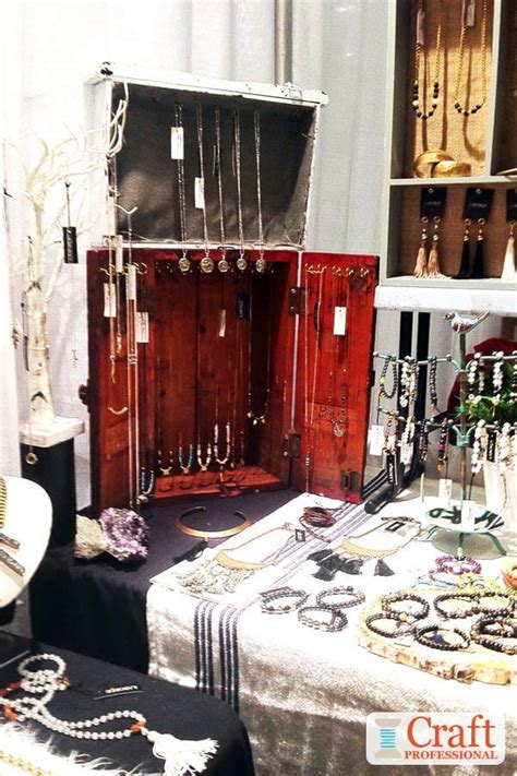 Necklace Display 的图像结果