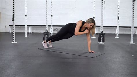 How to Do Full Plank Shoulder Tap (Muscles Worked & Video)