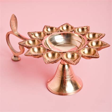 Nitya Pooja Aarti Diya With Handle – Samskara Home